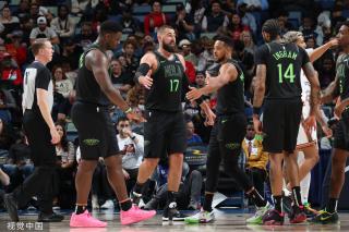 的后防线不 的后防线不