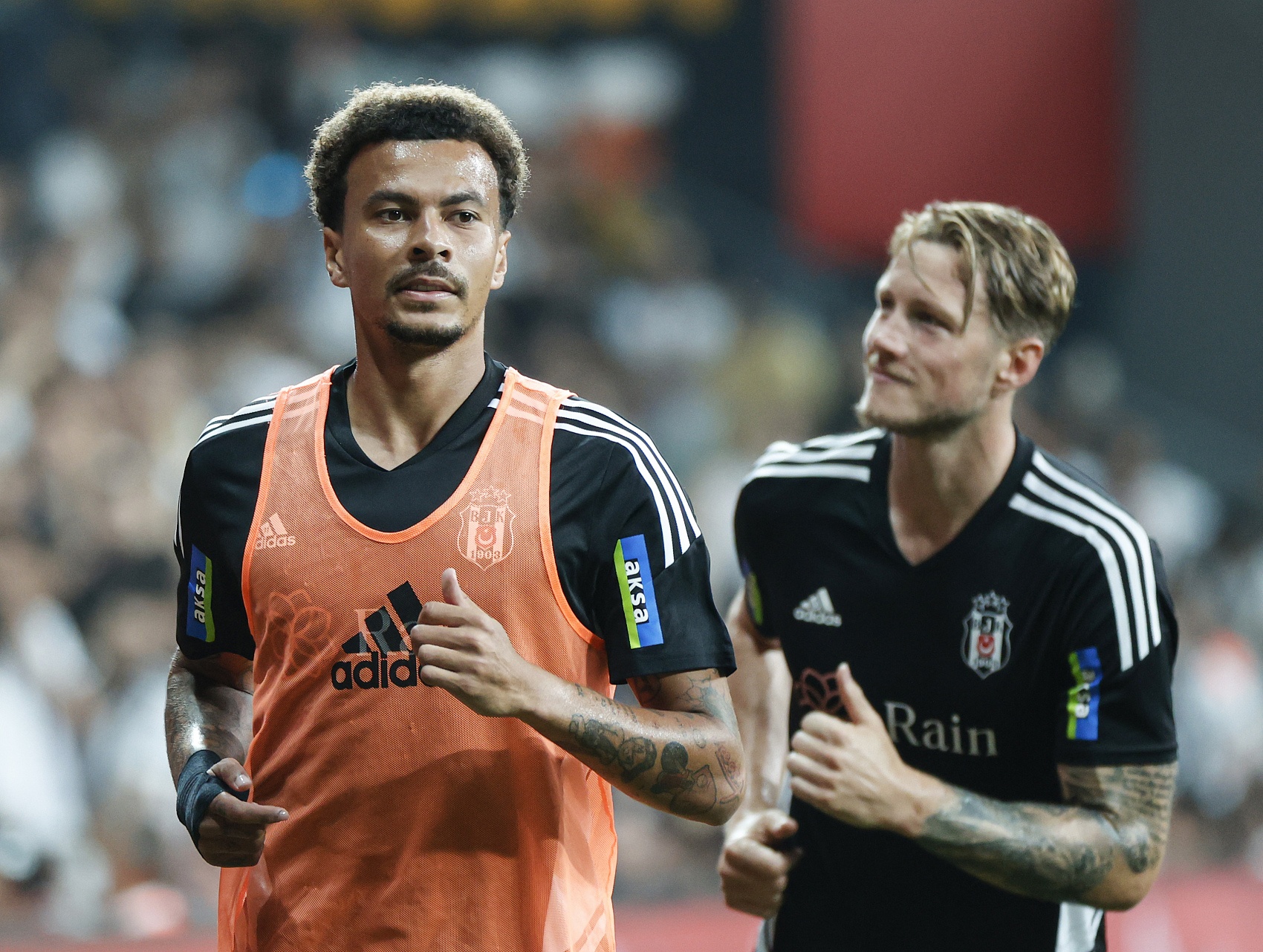 以卡鲁索的 以卡鲁索的